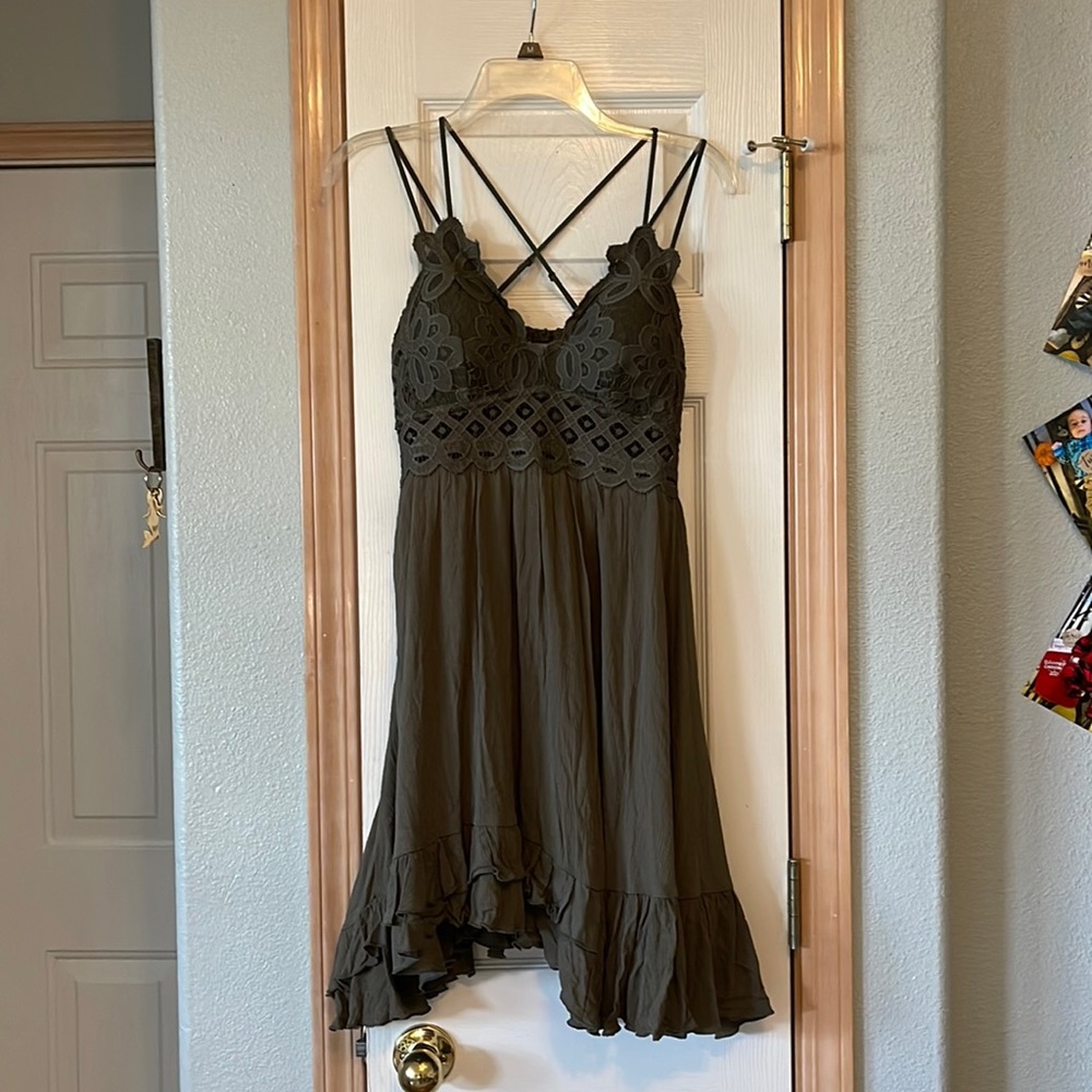 NWT! Olive Green, lace detail dress. Size L